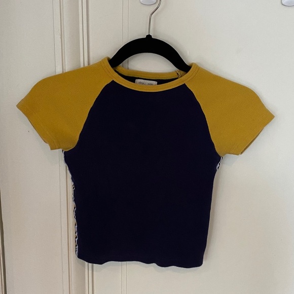silence + noise Urban Outfitters Navy & Yellow T-Shirt - Picture 1 of 6